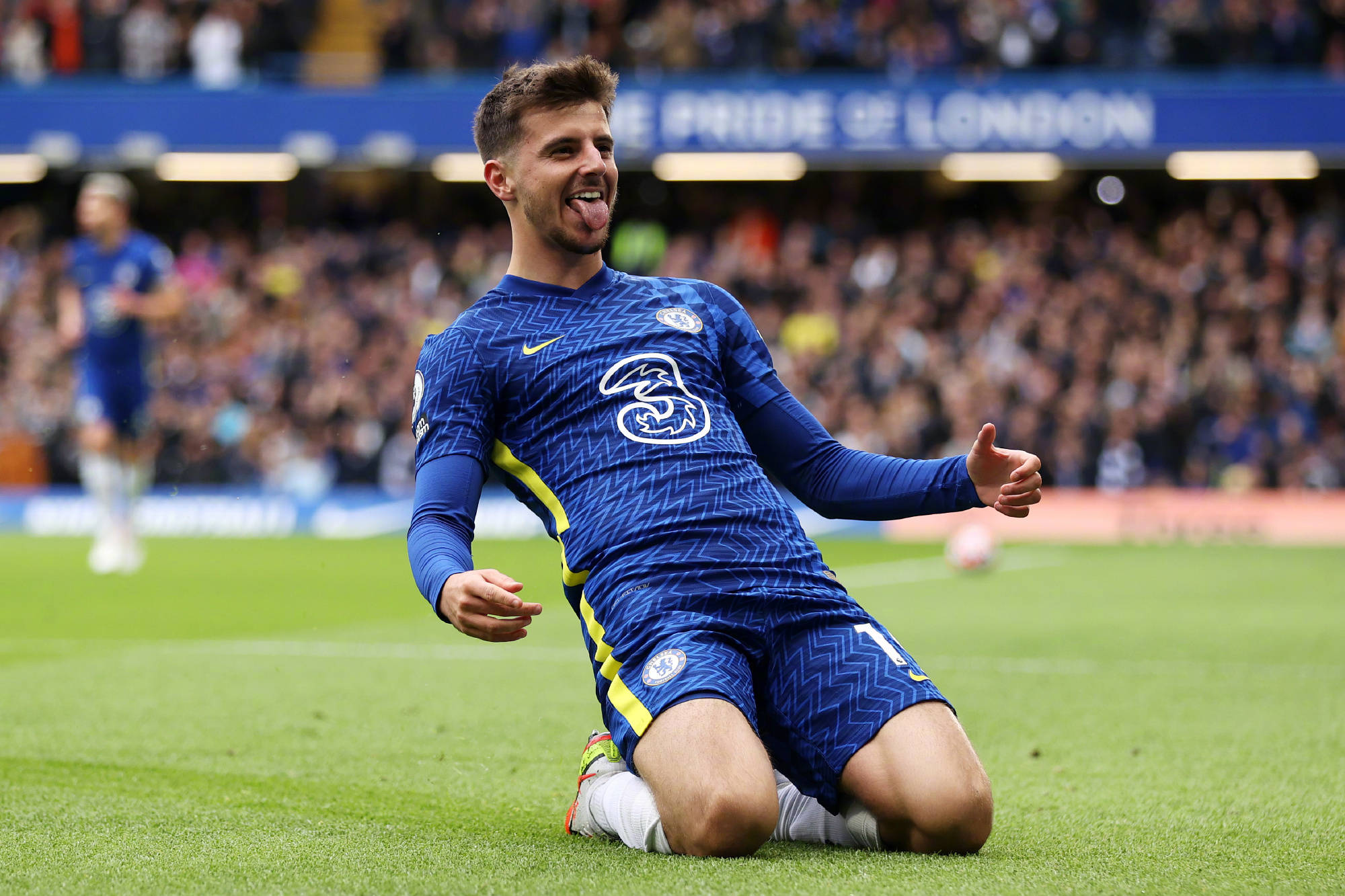 错失好机会！姆巴佩禁区得球，小角度打门被扑.