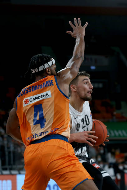 尤其是在穆 尤其是在穆